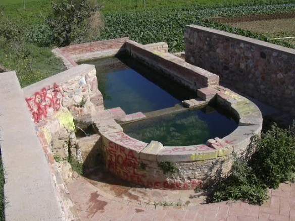 Can Malla, Font i Bassa de Parets