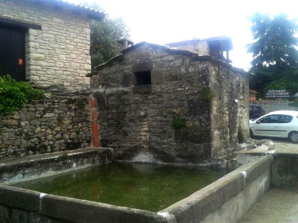 La Font i safareig de Tabartet