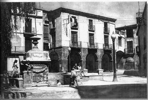 Olesa de Montserrat -Plaça+de+les+fonts+3[1]_01