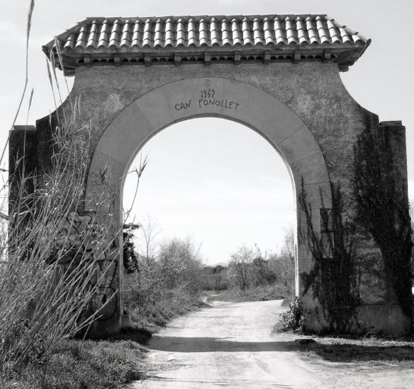 Antiga Portalada a la Finca de Can Fonollet