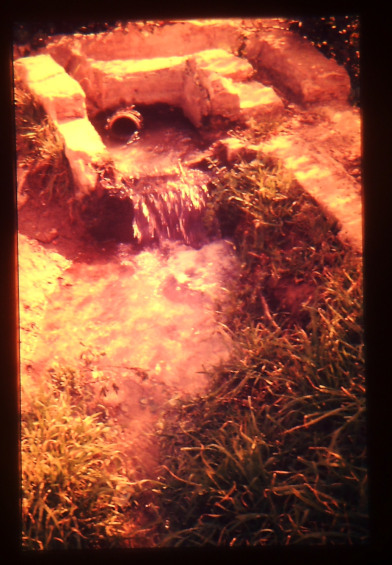 Aigua portada a les hortes properes. Any 1986