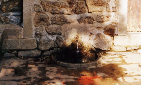 La Font amb aigua - Anys 80 del segle XX - Arxiu RASOLA