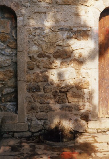 Font amb aigua - Anys 80 del segle XX - Arxiu RASOLA.